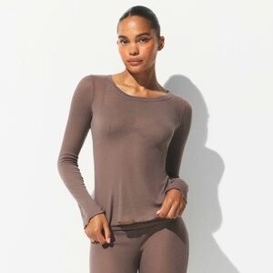 New SKIMS SHEER RIB LONG SLEEVE CREW NECK TOP • PEWTER / XS